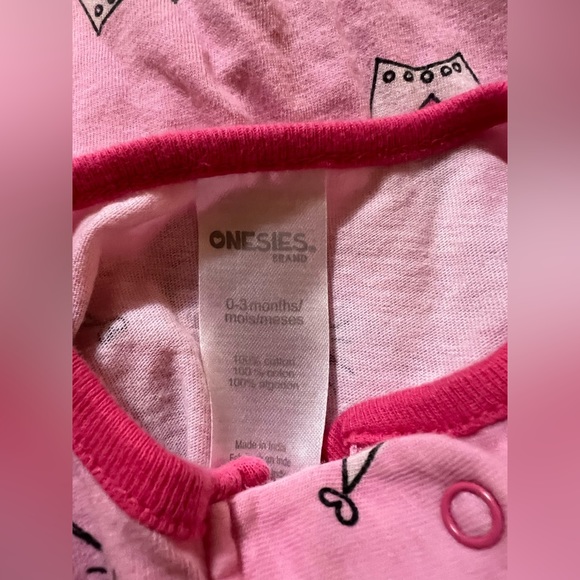 Bundle of 5 baby girl sleepers, footies, size 0-3 months, pink, green - Picture 8 of 9